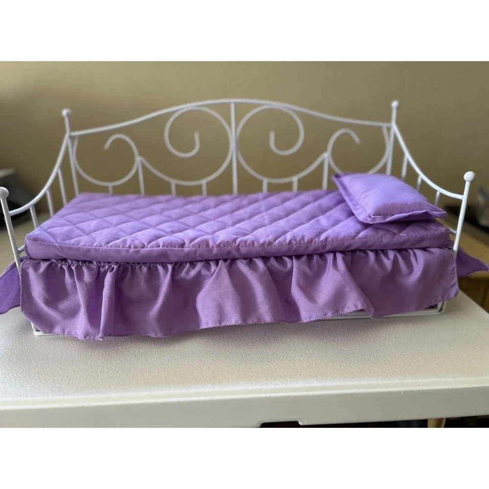 American Girl Doll Curlicue Trundle Day Bed with Bedding